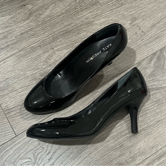 **SOLD** Kate Preston Patent Round Toe Pumps - Picture 2 of 5